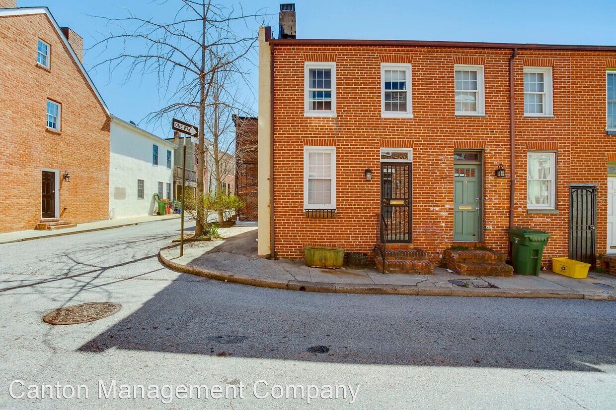 Primary Photo - 2 br, 2 bath House - 7 E. Hamburg St.