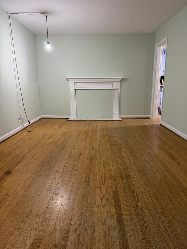 Building Photo - 3220 Avondale Ave