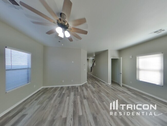 Foto del edificio - 6402 W Barbara Ave