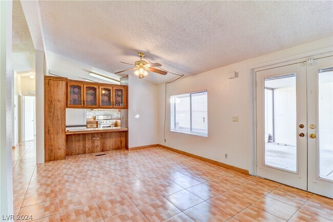 Building Photo - 5540 Hobble Creek Dr