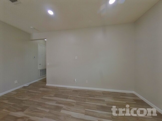 Building Photo - 6317 Domenico Ct