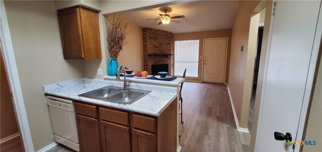 Building Photo - 516 Kellys Way
