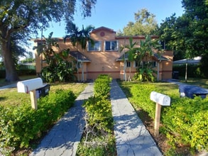 Building Photo - 2261 NE 171 St