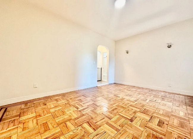 Foto del edificio - 2978 E 196th St