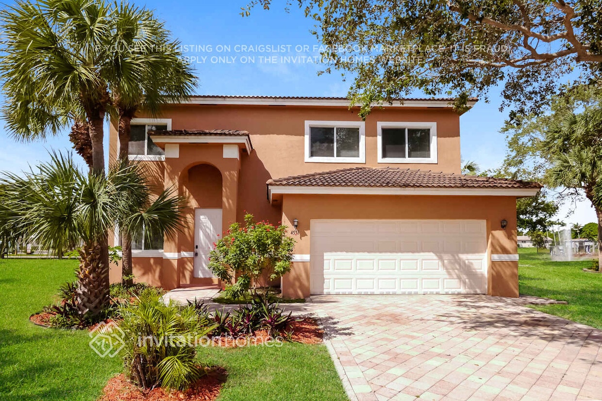 Foto principal - 4551 NW 36th Ct