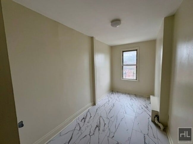 Foto del edificio - TIEMANN AVENUE,BRONX
