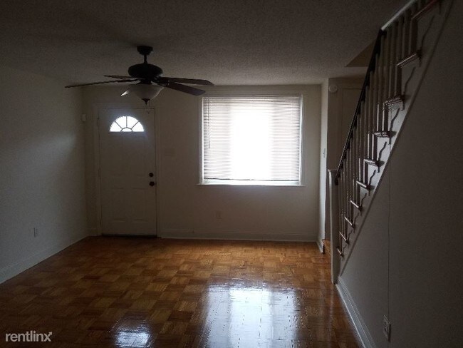 Building Photo - 3 br, 1 bath House - 119  Spring Valley Rd