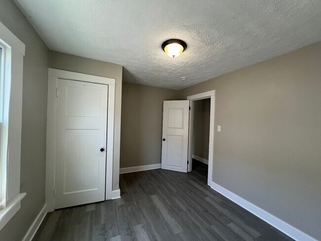 Foto del edificio - MCM - 408-410 Pleasant St.