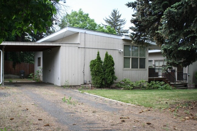 Foto del edificio - 1313-1315-1315 NE Harvey Rd