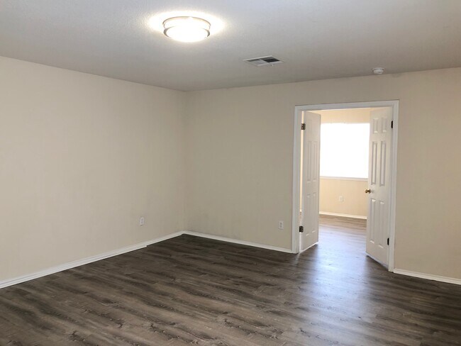 Building Photo - 5805 Speyside Dr