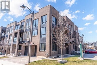 Building Photo - 3058 Blacktusk Common