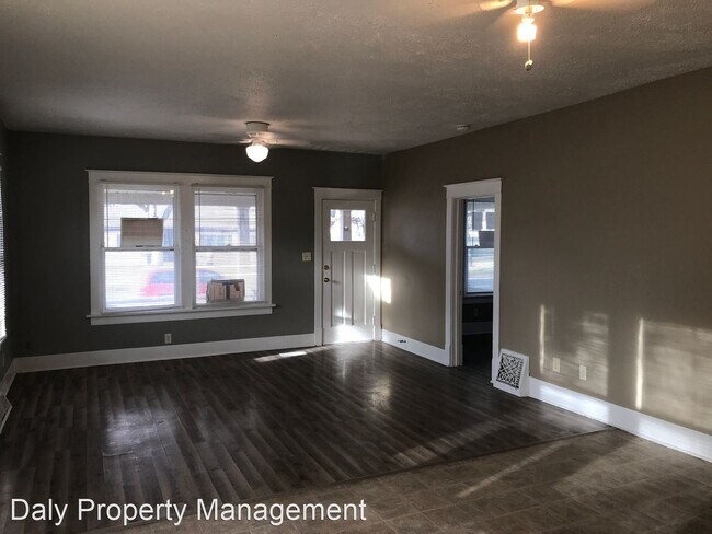 Building Photo - 2 br, 1 bath House - 505 E 1st St