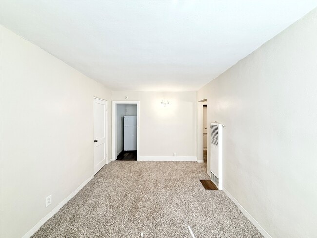 Building Photo - 2717 Hadley St