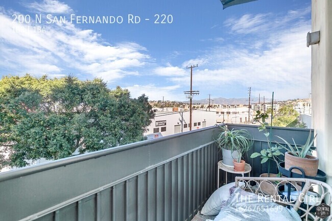 Foto del edificio - Stylish Lincoln Heights Loft | Private Bal...