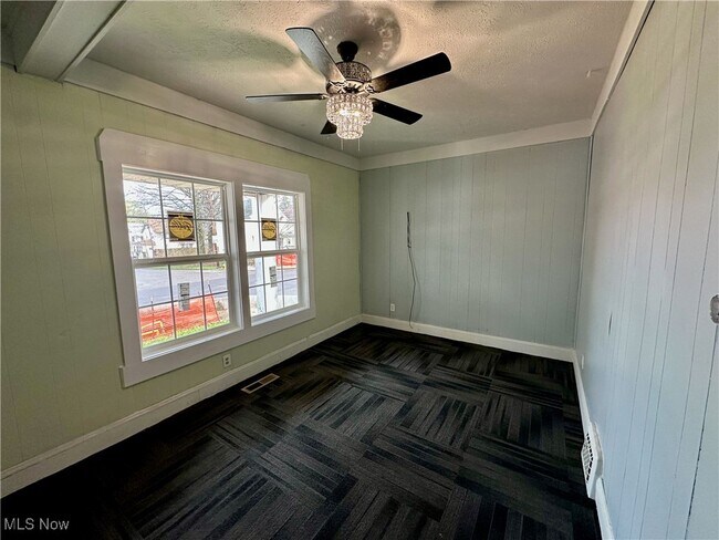 Foto del edificio - 404 Stanton Ave