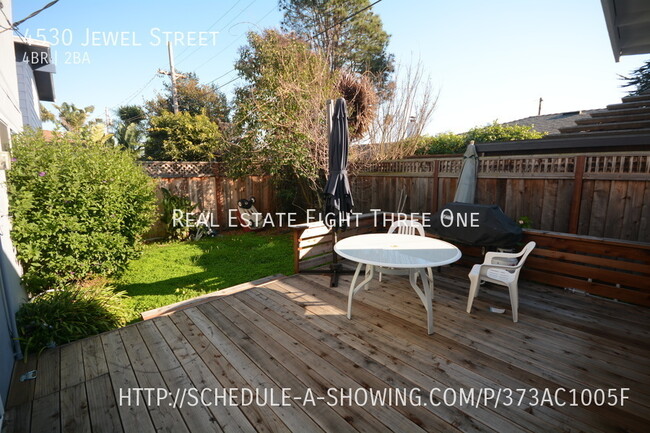 Building Photo - Capitola Jewel Box home for rent