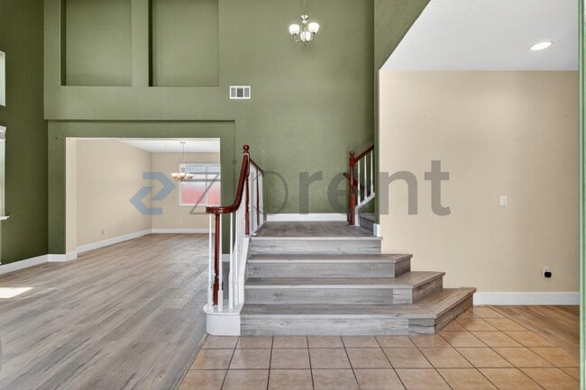 Building Photo - Unit