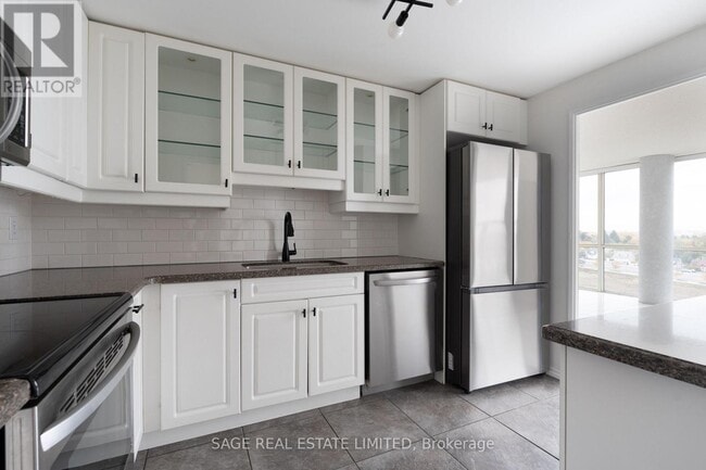 Building Photo - 30 Harding Blvd W