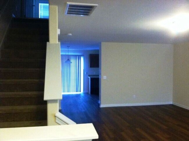 Foto del edificio - 80 BC