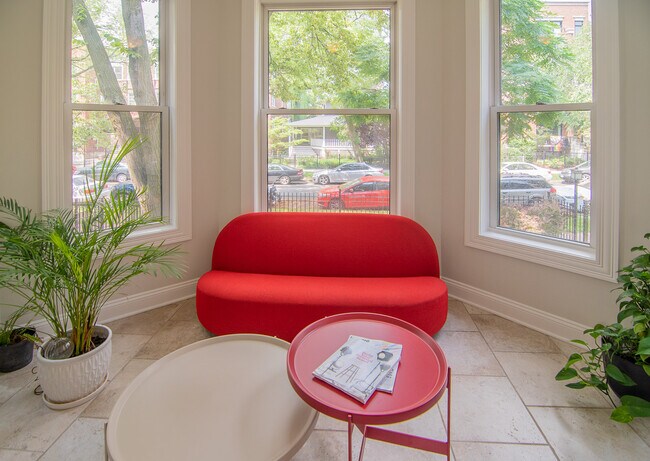 Foto del edificio - 5811 N Winthrop Ave