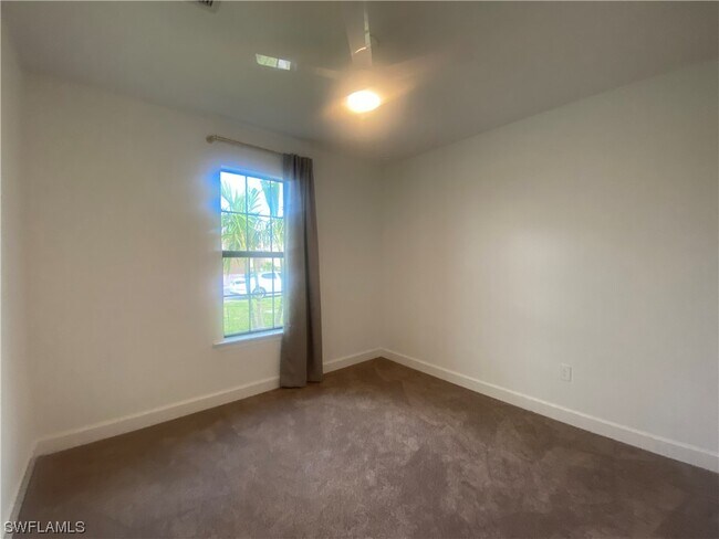 Building Photo - 16261 Rosemallow Ln