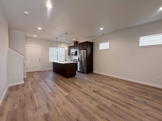 Foto del edificio - 352 SE Shetterly Dr