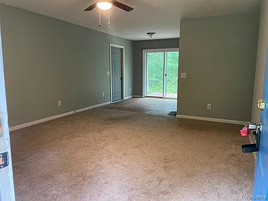 Building Photo - 6067 Shadowbrook Dr