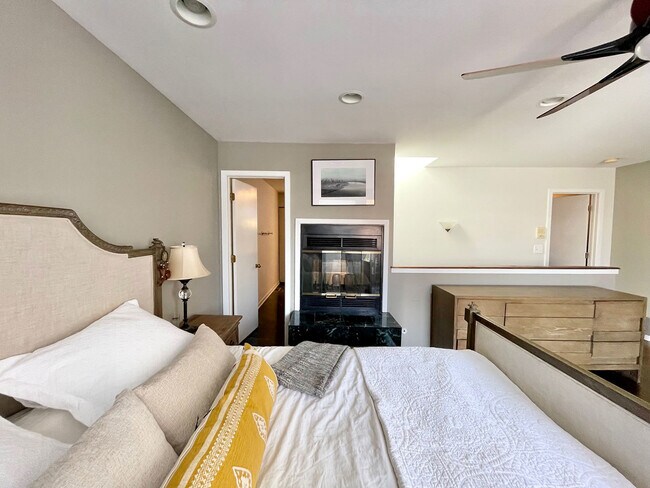 Building Photo - 2717 N Lehmann Ct