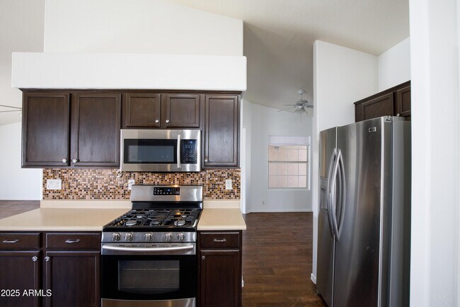 Foto del edificio - 909 E Harwell Rd