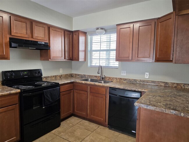 Building Photo - 1500 Oleander Dr