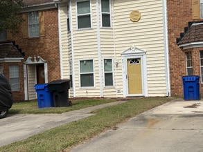 Building Photo - 4011 Ketch Dr