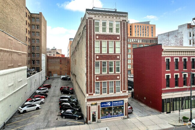 Foto del edificio - 111 S Meridian St