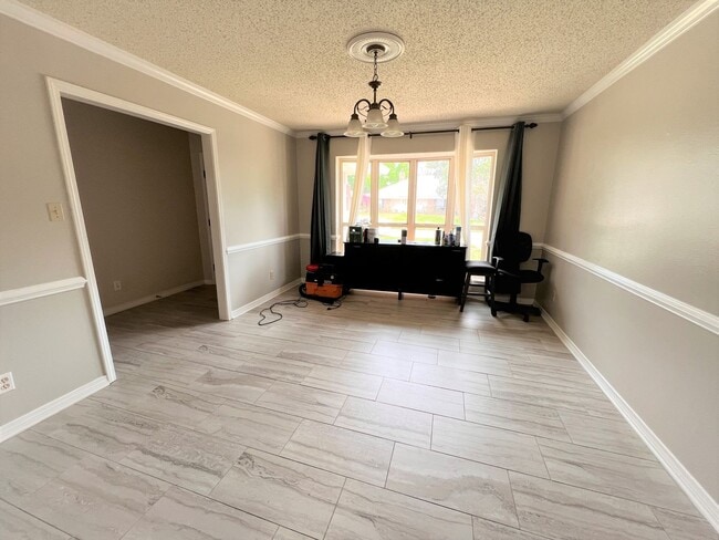 Building Photo - 7642 Chesapeake Dr