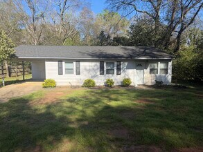 Building Photo - 11 Coulter Dr