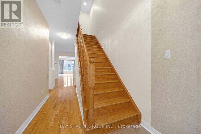 Building Photo - 8 Carrier Crescent