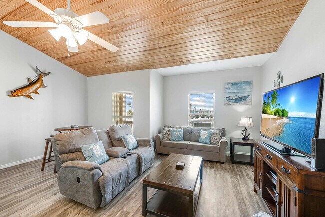 Foto del edificio - 1813 Eleventh Street-SI ID1325620P