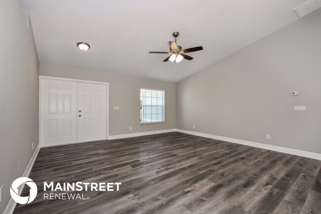 Building Photo - 1326 NE 3rd Ave