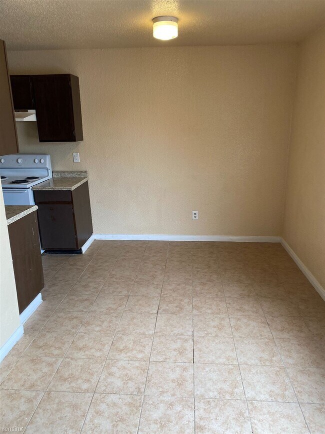 Foto del edificio - 2 br, 1 bath 4plex - 1524 Pine Ridge Dr Apt B