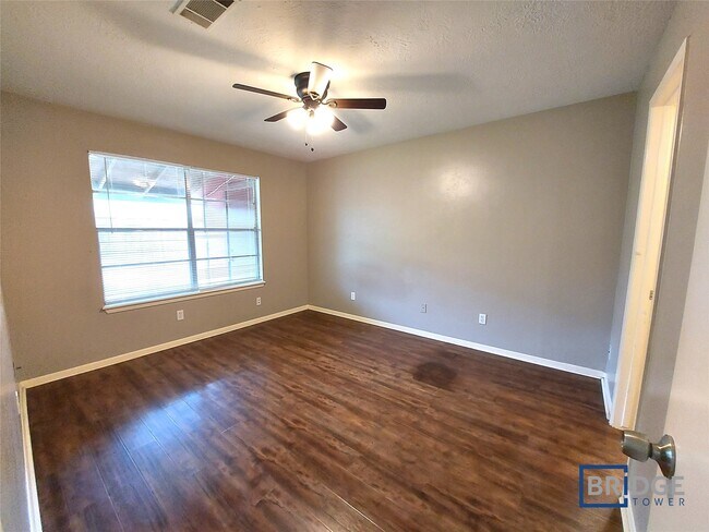 Foto del edificio - 1611 Hazelwood St