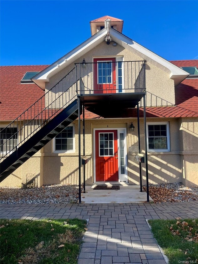 Foto principal - 73 Webster Ave