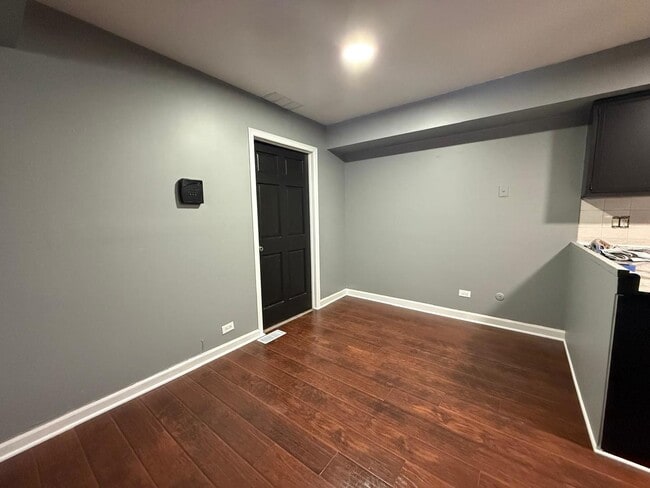 Foto del edificio - 7609 Bristol Ln