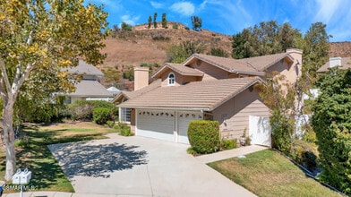 Building Photo - 852 Admiral Ct