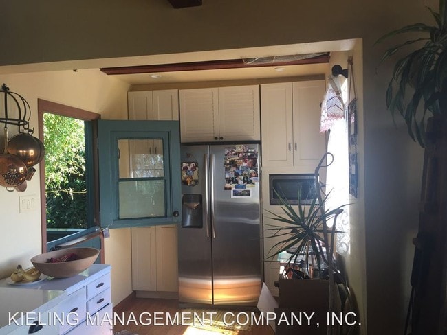 Building Photo - 473 Mariposa Dr