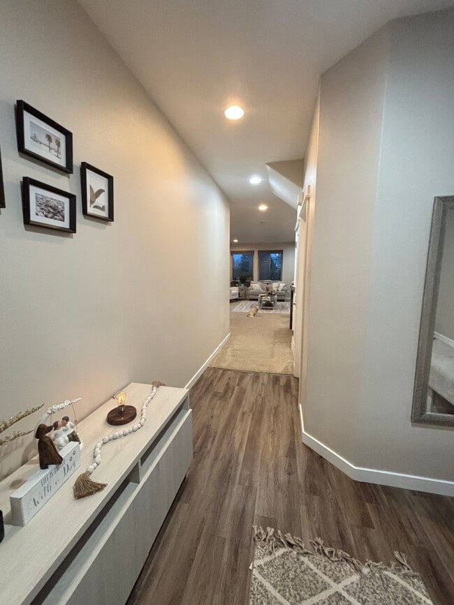 Foto del edificio - 5909 NE 38th Ct