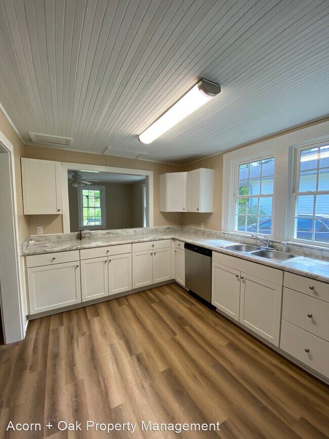 Building Photo - 3 br, 1 bath House - 719 Carter Avenue