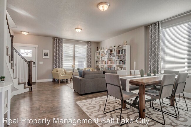 Building Photo - 5 br, 3.5 bath House - 10453 Walnut Canyon Ln