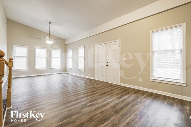 Foto del edificio - 1749 S Alvarado Terrace SW