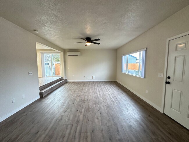 Foto del edificio - Remodeled 2 bed 1 bath in Richland