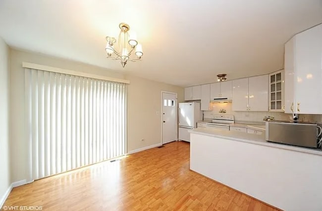 Kitchen - 1734 Pickwick Ln
