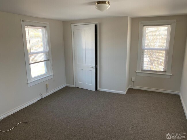 Building Photo - 63 Roosevelt St